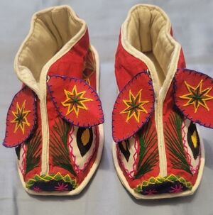 HANDCRAFTED Fabric Red Kids Mocassins.